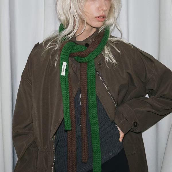 Minimalist Fine Wool Scarf — 100% Wool. 8×180 cm