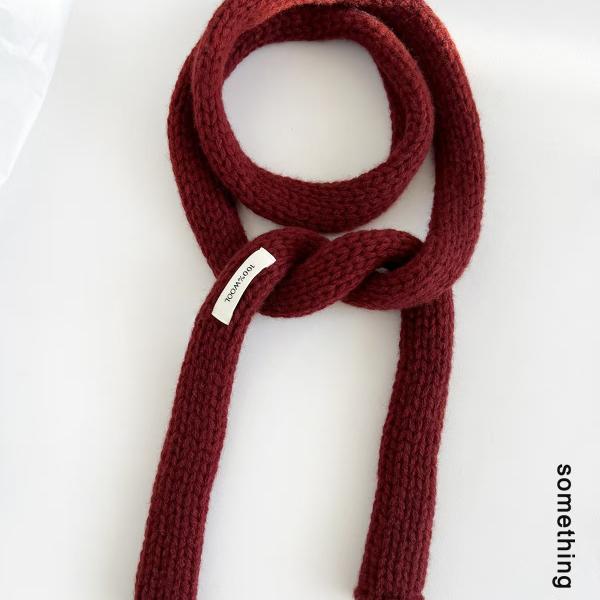 Minimalist Fine Wool Scarf — 100% Wool. 8×180 cm