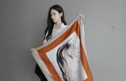 One scarf. Countless moments.